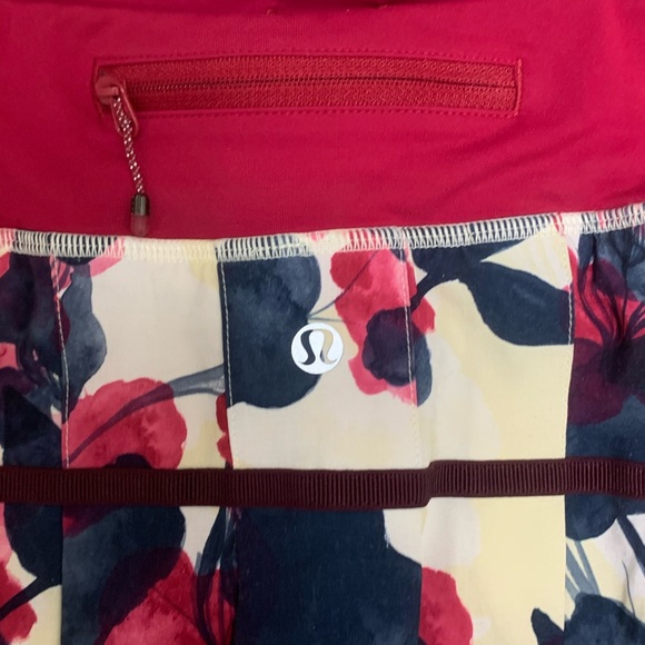 Lululemon Pace Setter Inky Floral Bumble Berry 6 - Picture 7 of 14